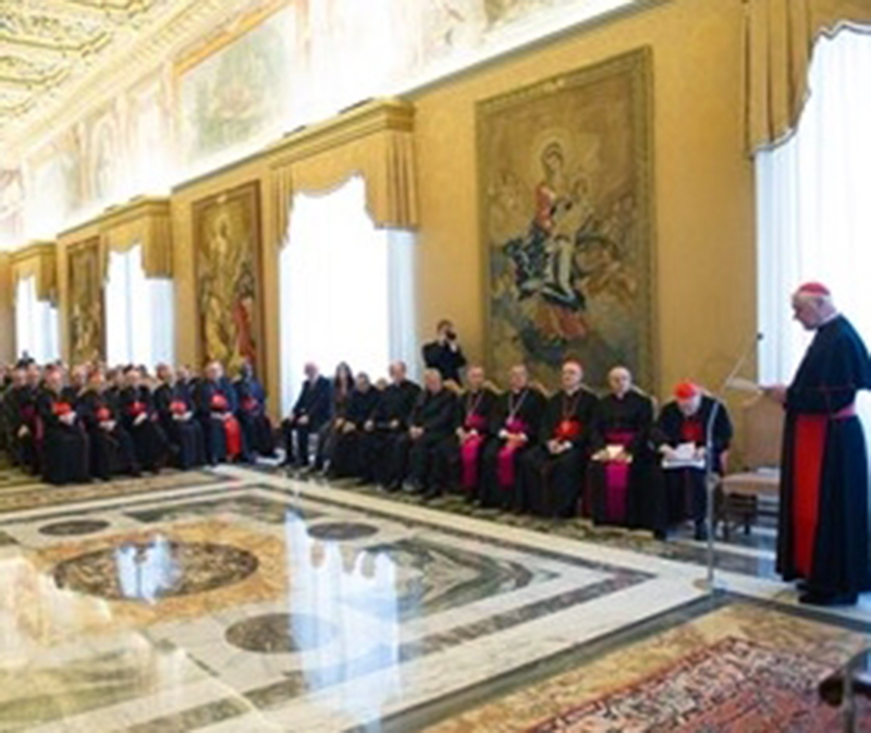 Papa Francisco incentiva participação da mulher na Teologia